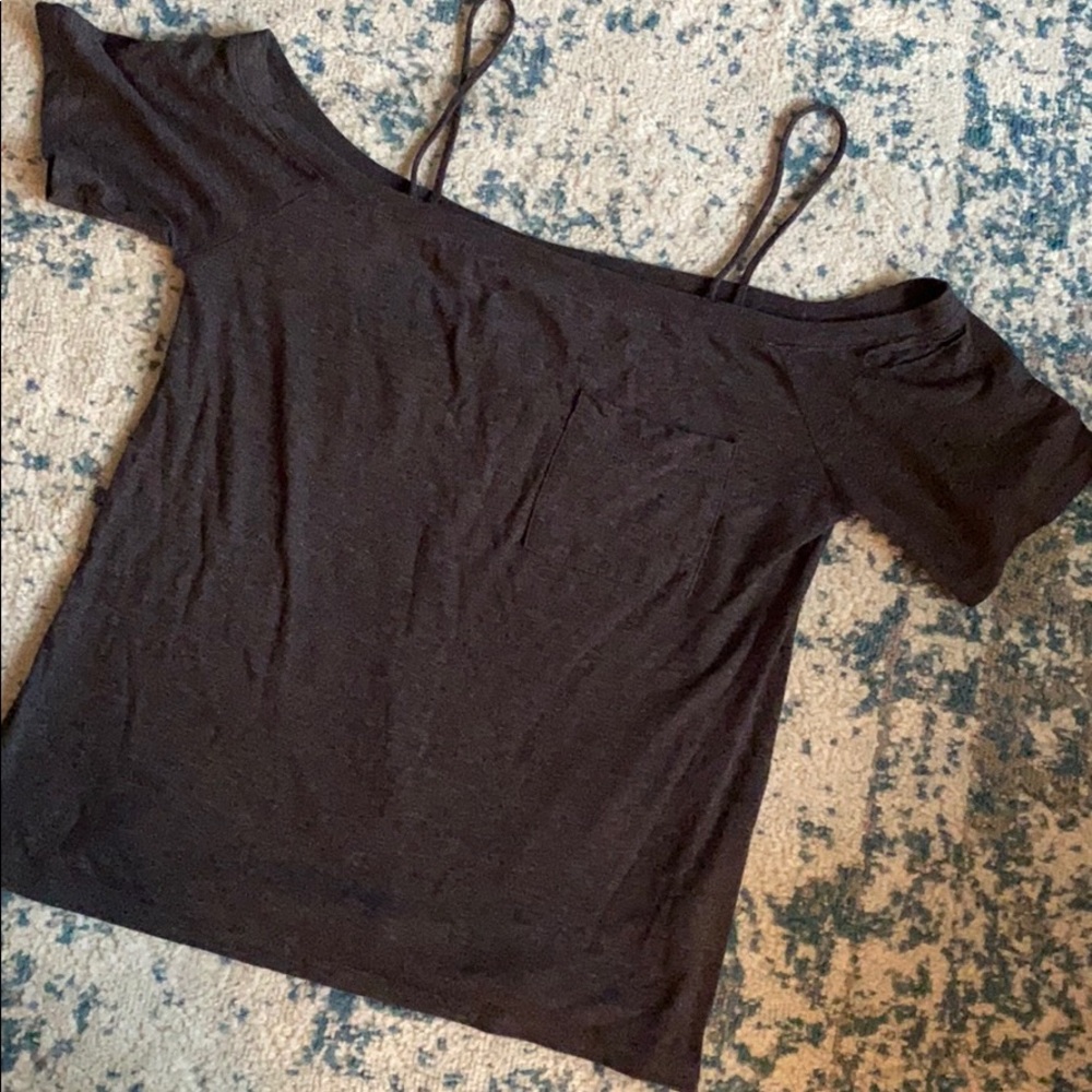 T&B cold shoulder t shirt